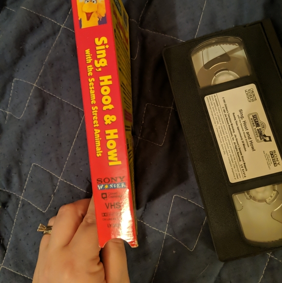 Sesame street VHS tape sing hoot and howl - Picture 2 of 3